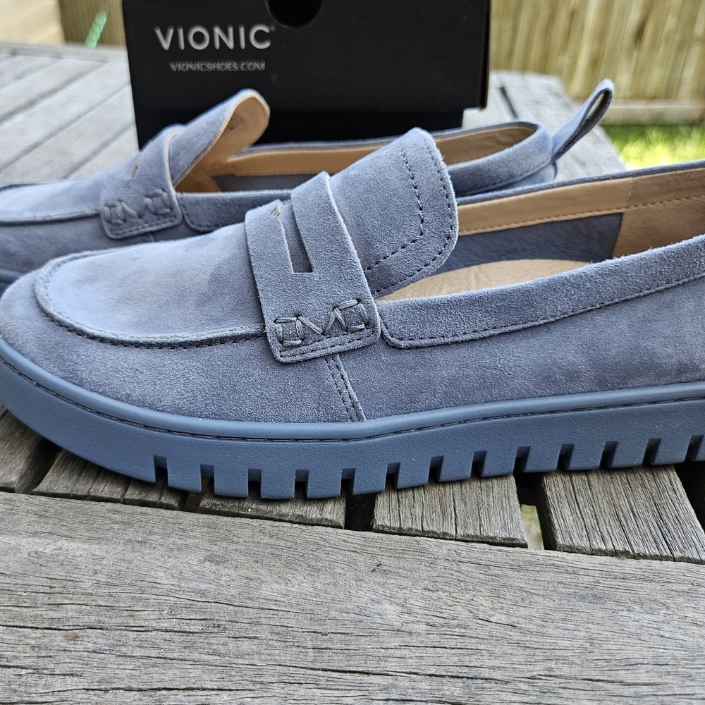 Vionic Suede Uptown Loafers sz 8